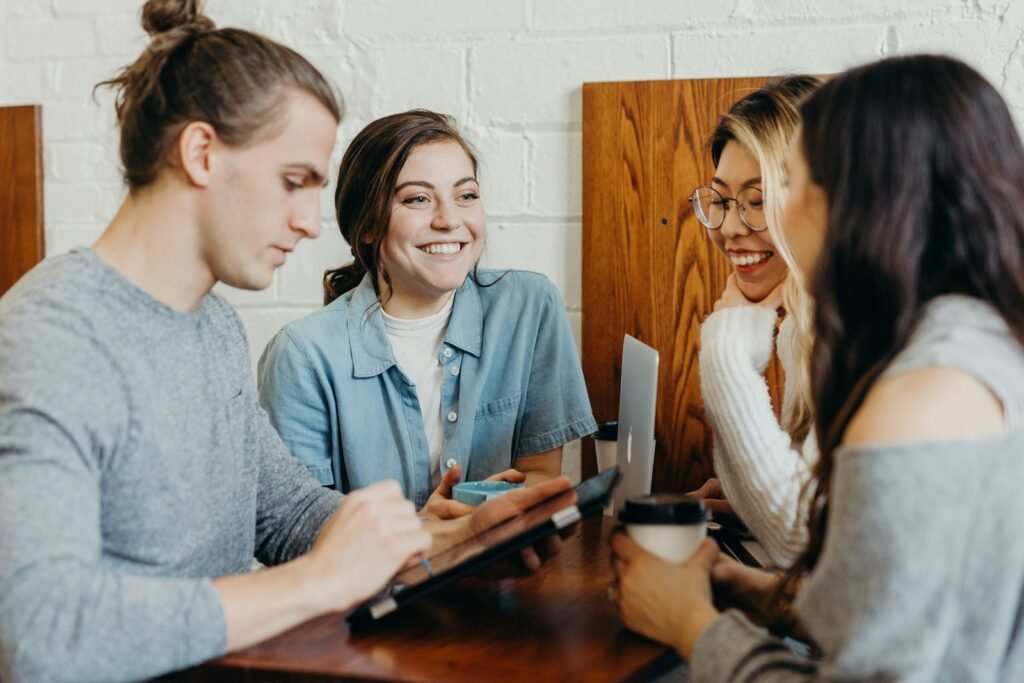how emotionally intelligent people think emotionally intelligent people emotional intelligence